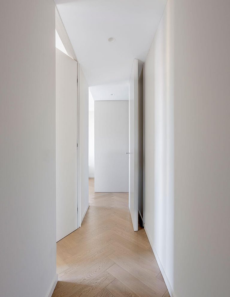 Sistema de apertura puertas abatibles