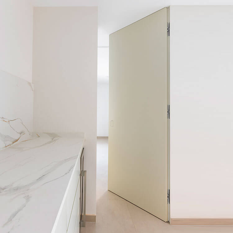 Puertas del suelo al techo